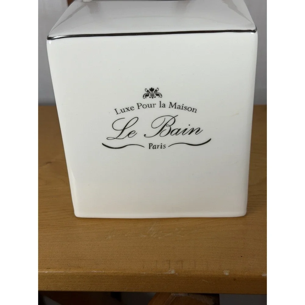 KASSATEX LUXE POUR LA MAISON LE BAIN PARIS FRANCE WHITE PLATINUM TISSUE HOLDER